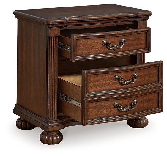 Lavinton Bedroom Set