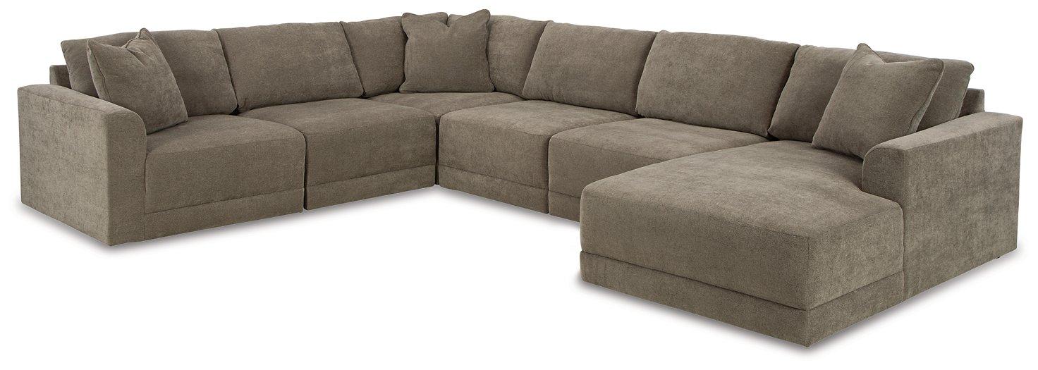 Raeanna Sectional with Chaise